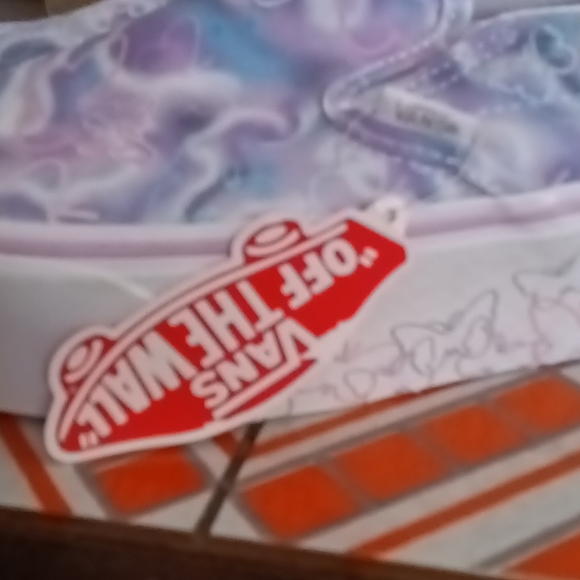 #40❤️ NWT VANS BUTTERFLY DREAMS CLASSIC SLIP-ON STACKFORM SNEAKERS - Picture 3 of 10